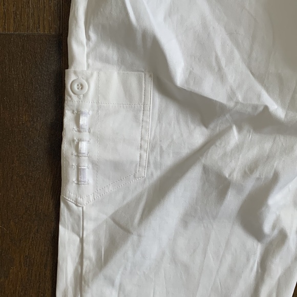 Ultimate white stretch white capris with ribbon closure - Picture 4 of 6